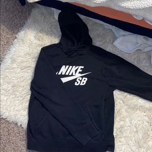 Black Nike Sb sweatshirt